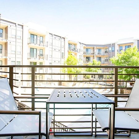 Black Swan - Heart Of Downtown - Midcentury With Patio Διαμέρισμα Γκρίνβιλ Εξωτερικό φωτογραφία